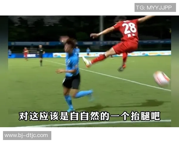 足球明星搞笑瞬间大集合下跪姿势引发的幽默场景分享